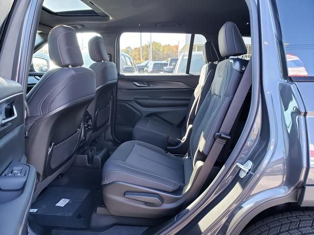 2025 Jeep Grand Cherokee GRAND CHEROKEE L LAREDO X 4X4