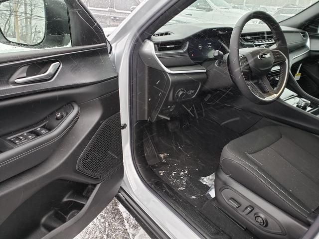 2025 Jeep Grand Cherokee GRAND CHEROKEE L LAREDO X 4X4