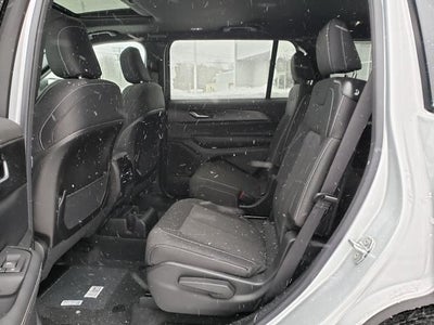 2025 Jeep Grand Cherokee GRAND CHEROKEE L LAREDO X 4X4