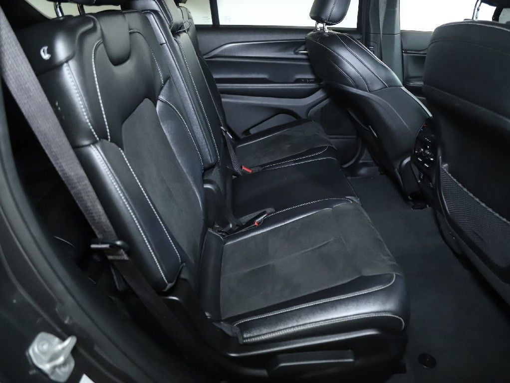 2024 Jeep Grand Cherokee L Altitude 4x4