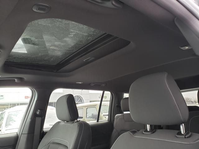 2025 Jeep Grand Cherokee GRAND CHEROKEE L LAREDO X 4X4