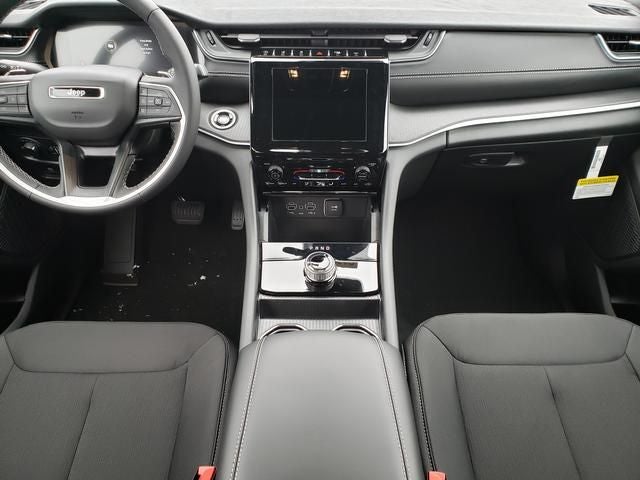 2025 Jeep Grand Cherokee GRAND CHEROKEE L LAREDO X 4X4