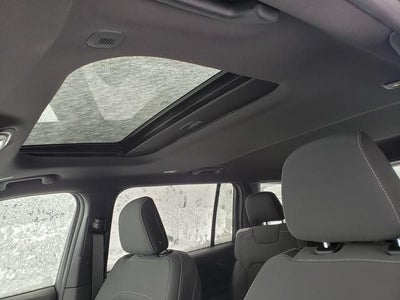 2025 Jeep Grand Cherokee GRAND CHEROKEE L LAREDO X 4X4