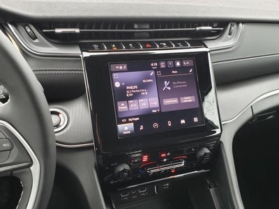 2025 Jeep Grand Cherokee GRAND CHEROKEE L LAREDO X 4X4