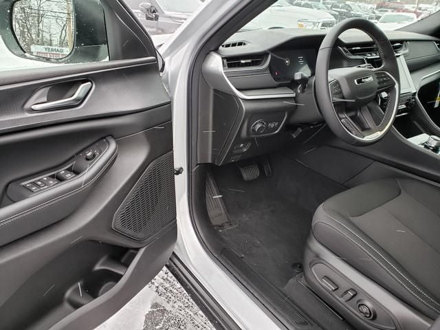 2025 Jeep Grand Cherokee GRAND CHEROKEE L LAREDO X 4X4