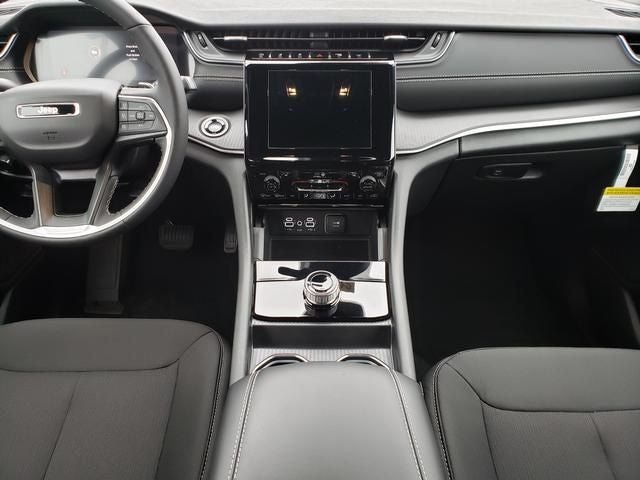 2025 Jeep Grand Cherokee GRAND CHEROKEE L LAREDO X 4X4