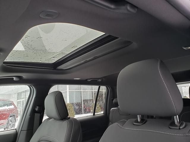 2025 Jeep Grand Cherokee GRAND CHEROKEE L LAREDO X 4X4