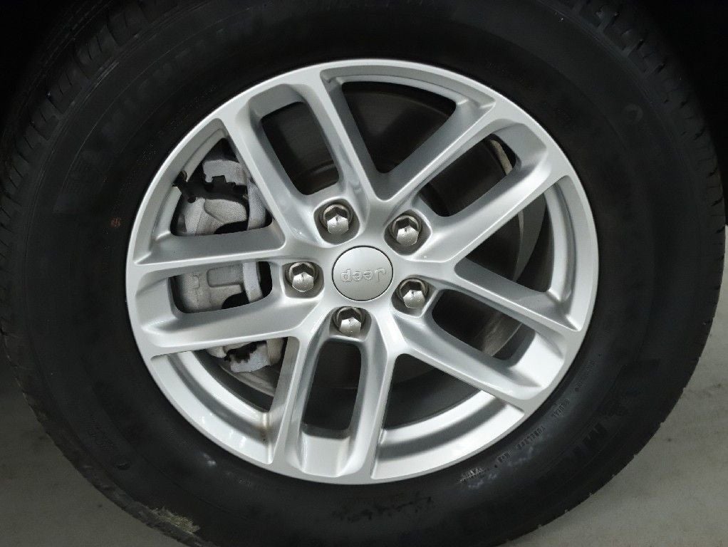 2022 Jeep Grand Cherokee L Laredo 4x4