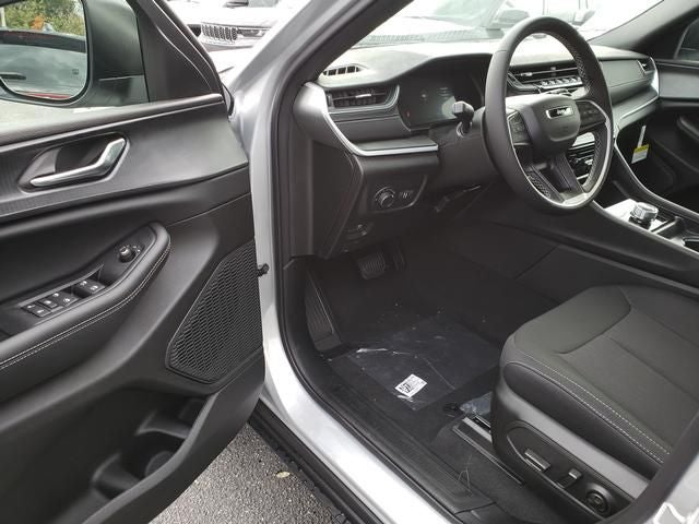 2025 Jeep Grand Cherokee GRAND CHEROKEE L LAREDO X 4X4