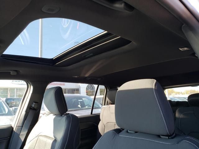 2025 Jeep Grand Cherokee GRAND CHEROKEE L LAREDO X 4X4