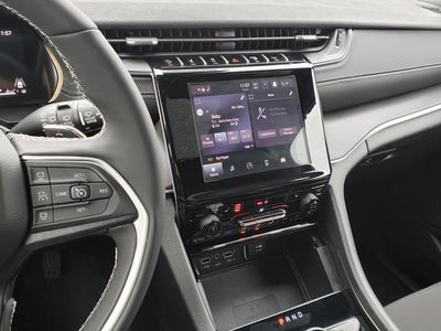 2025 Jeep Grand Cherokee GRAND CHEROKEE L LAREDO X 4X4