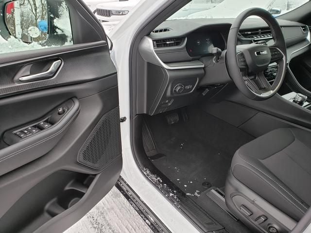 2025 Jeep Grand Cherokee GRAND CHEROKEE L LAREDO X 4X4