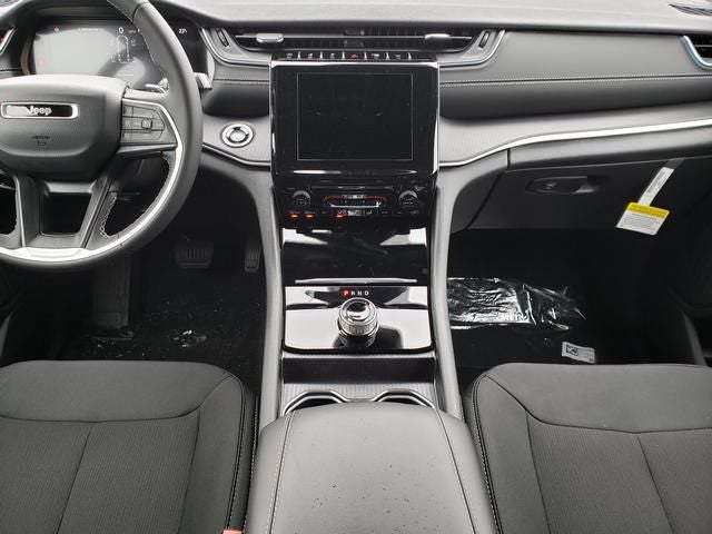 2025 Jeep Grand Cherokee GRAND CHEROKEE L LAREDO X 4X4