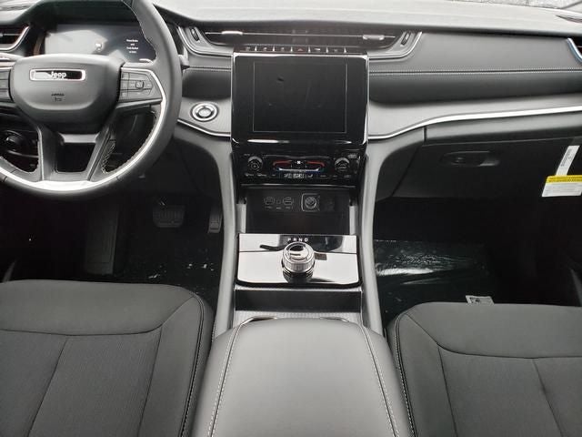 2025 Jeep Grand Cherokee GRAND CHEROKEE L LAREDO X 4X4