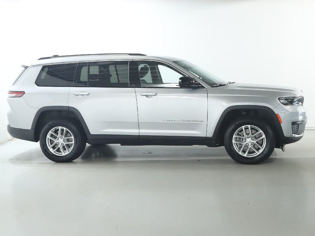2022 Jeep Grand Cherokee L Laredo 4x4