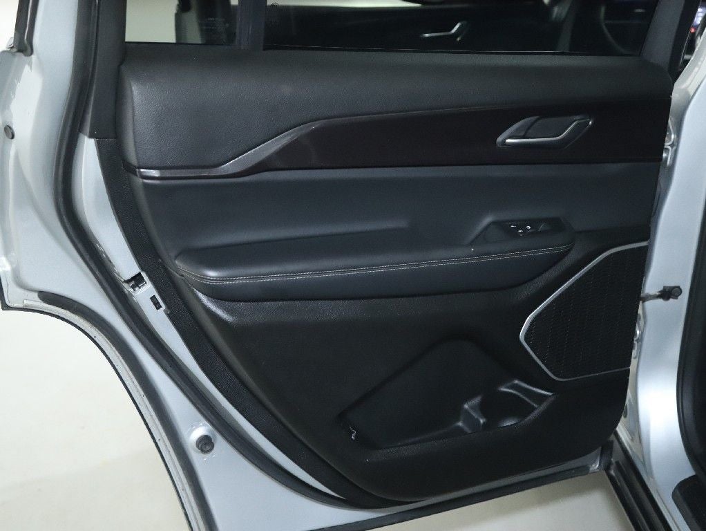 2022 Jeep Grand Cherokee L Laredo 4x4