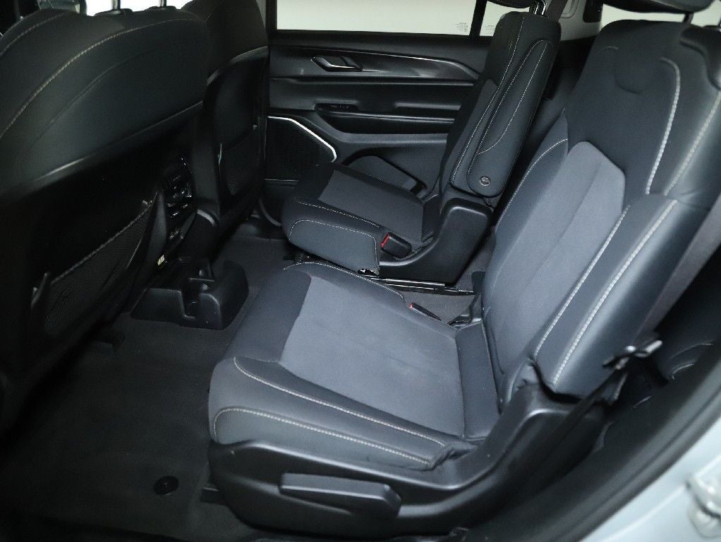 2022 Jeep Grand Cherokee L Laredo 4x4