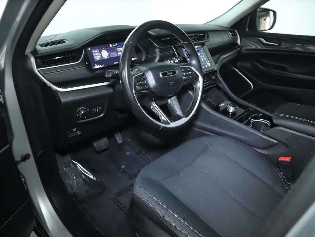 2022 Jeep Grand Cherokee L Laredo 4x4