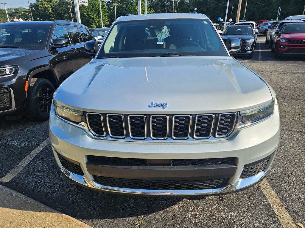 2022 Jeep Grand Cherokee L Laredo 4x4