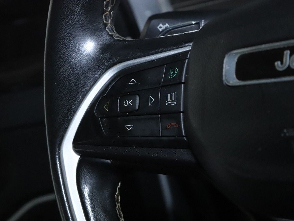 2022 Jeep Grand Cherokee L Laredo 4x4