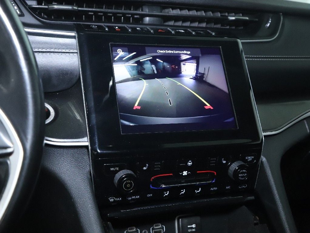 2022 Jeep Grand Cherokee L Laredo 4x4