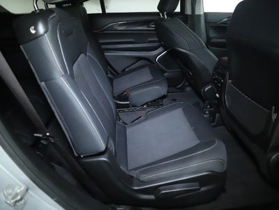 2022 Jeep Grand Cherokee L Laredo 4x4