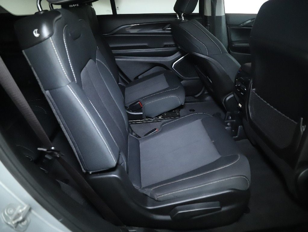 2022 Jeep Grand Cherokee L Laredo 4x4