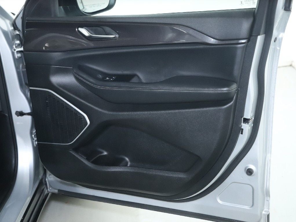 2022 Jeep Grand Cherokee L Laredo 4x4