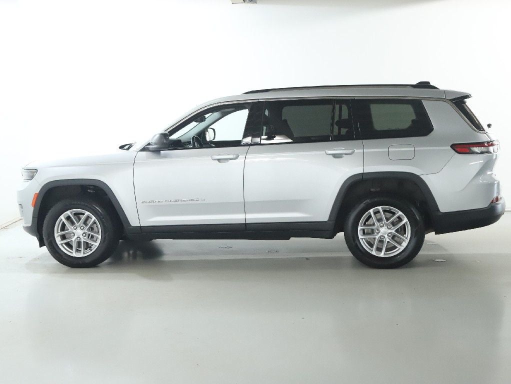 2022 Jeep Grand Cherokee L Laredo 4x4