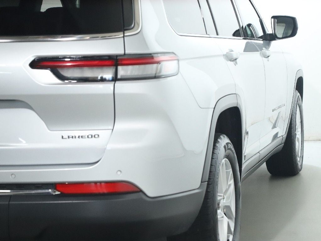 2022 Jeep Grand Cherokee L Laredo 4x4