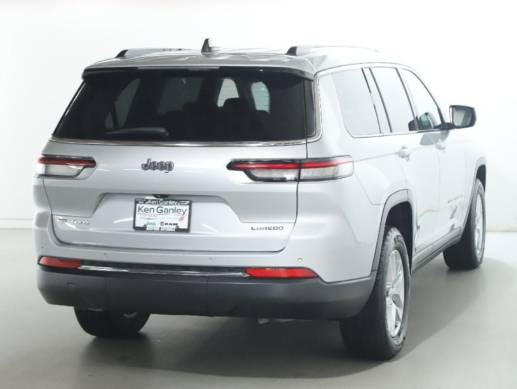 2022 Jeep Grand Cherokee L Laredo 4x4