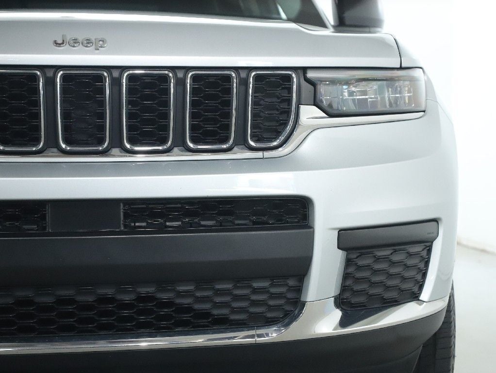 2022 Jeep Grand Cherokee L Laredo 4x4