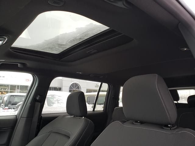 2025 Jeep Grand Cherokee GRAND CHEROKEE L LAREDO X 4X4