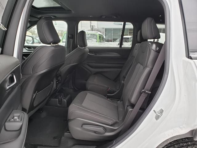 2025 Jeep Grand Cherokee GRAND CHEROKEE L LAREDO X 4X4