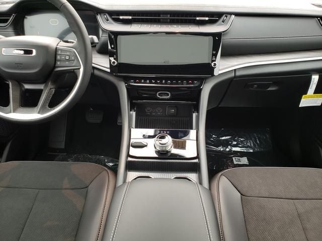 2026 Jeep Grand Cherokee GRAND CHEROKEE L LAREDO ALTITUDE 4X4