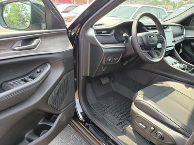 2026 Jeep Grand Cherokee GRAND CHEROKEE L LAREDO ALTITUDE 4X4