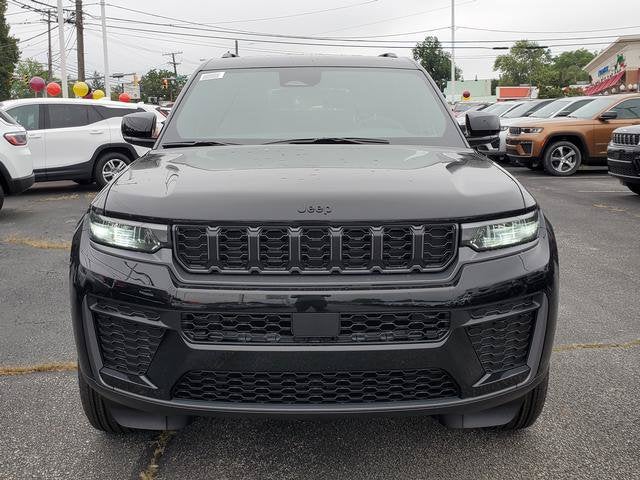2027 Jeep Grand Cherokee L Laredo Altitude