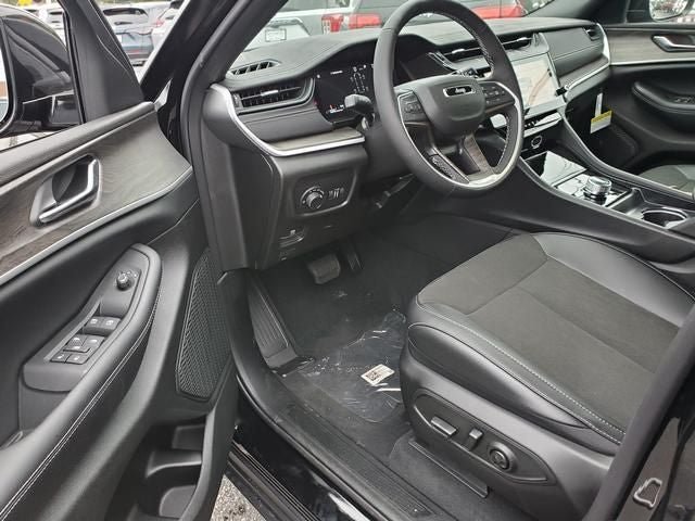 2027 Jeep Grand Cherokee L Laredo Altitude