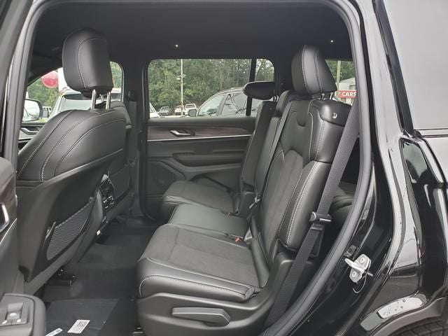 2027 Jeep Grand Cherokee L Laredo Altitude