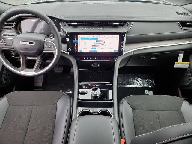 2027 Jeep Grand Cherokee L Laredo Altitude