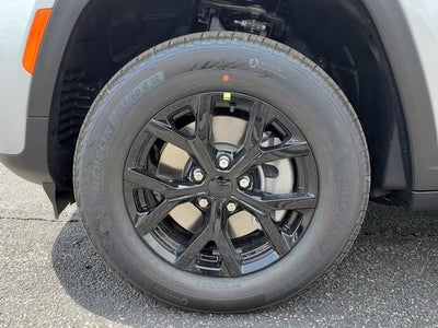 2026 Jeep Grand Cherokee GRAND CHEROKEE L LAREDO ALTITUDE 4X4