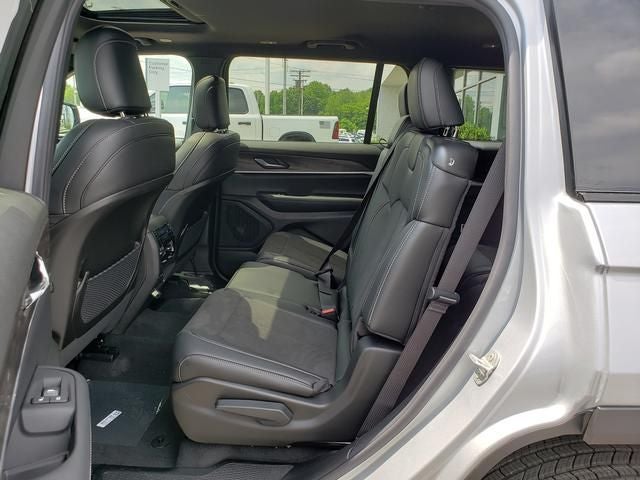 2026 Jeep Grand Cherokee GRAND CHEROKEE L LAREDO ALTITUDE 4X4