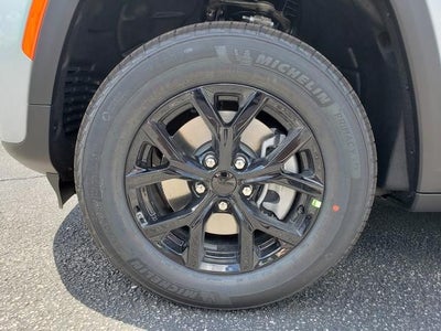 2026 Jeep Grand Cherokee GRAND CHEROKEE L LAREDO ALTITUDE 4X4