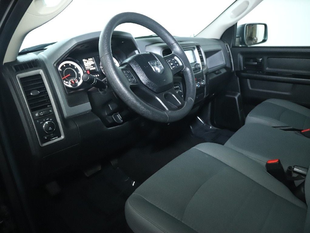 2017 RAM 1500 Express Quad Cab 4x4 6'4' Box