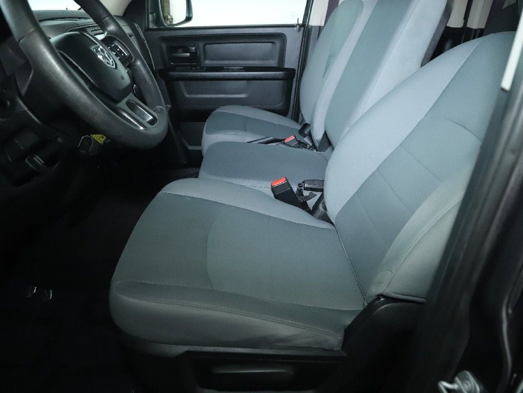 2017 RAM 1500 Express Quad Cab 4x4 6'4' Box