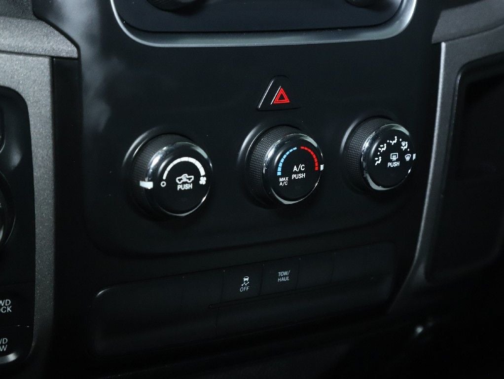 2017 RAM 1500 Express Quad Cab 4x4 6'4' Box