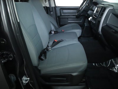 2017 RAM 1500 Express Quad Cab 4x4 6'4' Box