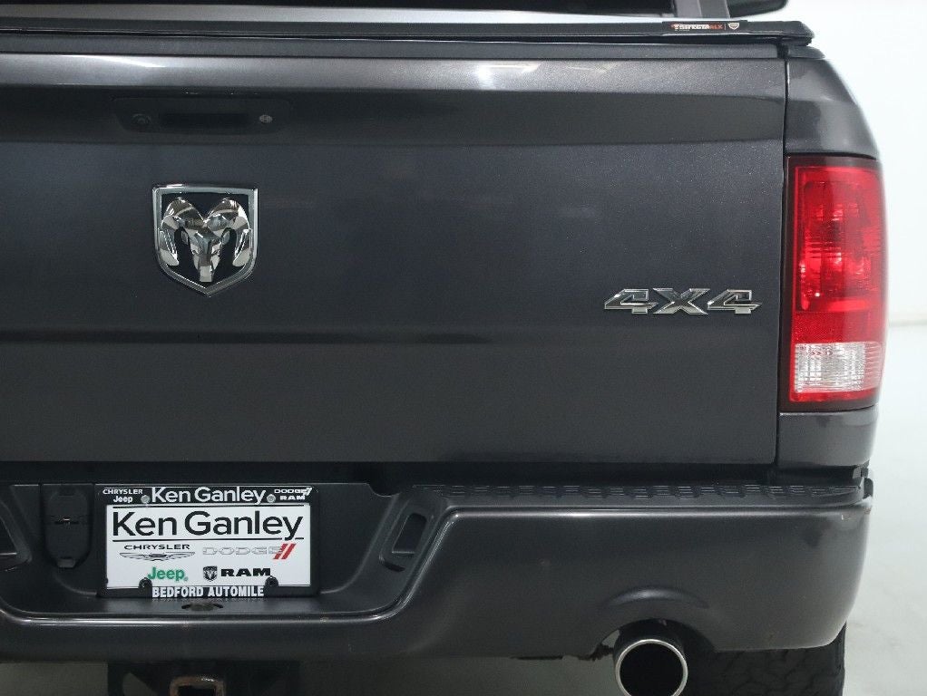 2017 RAM 1500 Express Quad Cab 4x4 6'4' Box