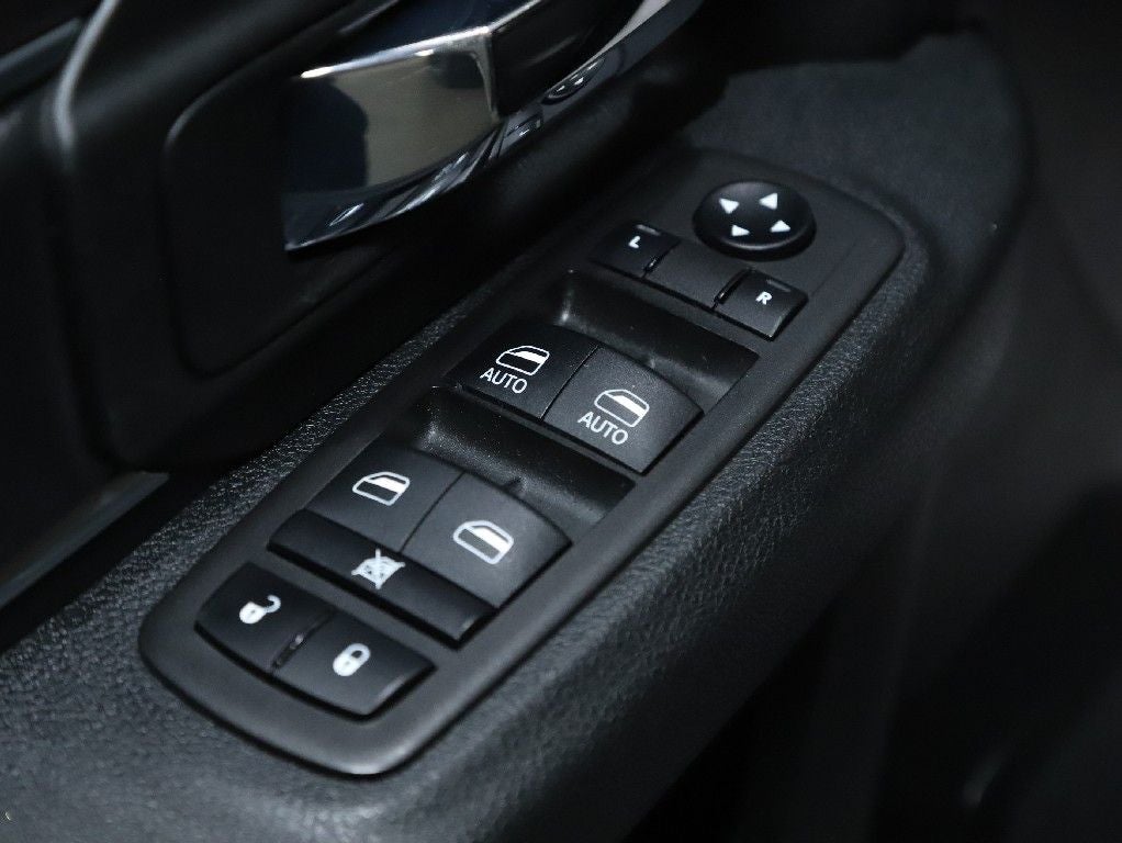 2024 RAM 1500 Classic Warlock Crew Cab 4x4 5'7' Box