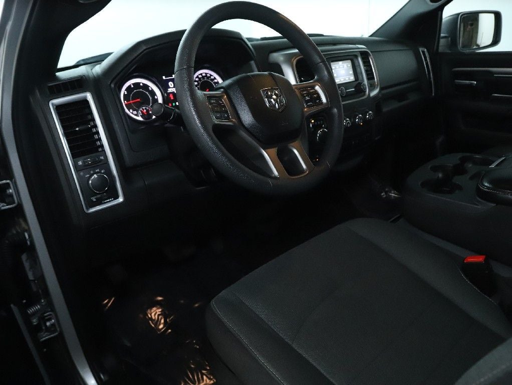 2024 RAM 1500 Classic Warlock Crew Cab 4x4 5'7' Box